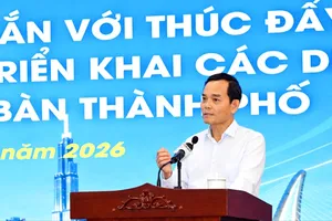 Bí thư Thành ủy TPHCM Trần Lưu Quang phát biểu chỉ đạo tại hội nghị. Ảnh: VIỆT DŨNG