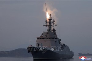 朝鲜发射10余枚弹道导弹