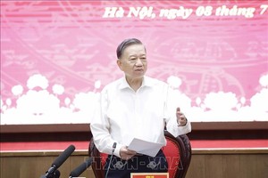 越南党中央总书记、国家主席苏林在会议上发表讲话。图自越通社