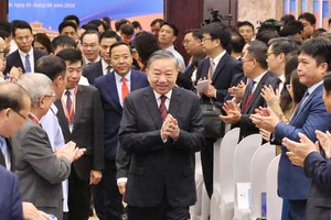 党中央总书记、国家主席苏林出席会议。图: 光福 