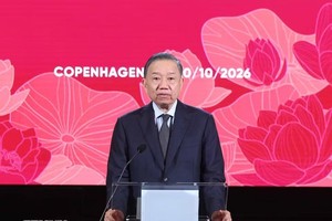 越南党中央总书记、国家主席苏林出席纪念越丹建交55周年（1971-2026）的友好音乐会并主持招待宴会。图自越通社