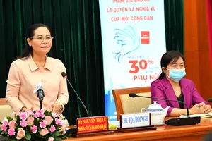 Chủ tịch HĐND TPHCM Nguyễn Thị Lệ chia sẻ kinh nghiệm cho nữ ứng cử viên ĐBQH và HĐND TPHCM. Ảnh: VIỆT DŨNG