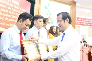 Những tấm gương không ngừng phấn đấu làm theo lời Bác dạy