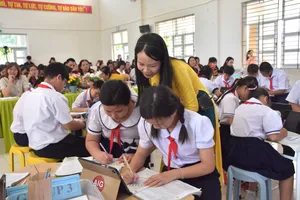 Tiết dạy minh họa ứng dụng trí tuệ nhân tạo trong giảng dạy của giáo viên Trường Tiểu học Chu Văn An (xã Long Hải)