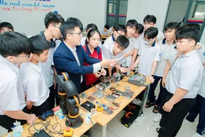 Hơn 3.000 học sinh nô nức tham gia trải nghiệm khởi nghiệp