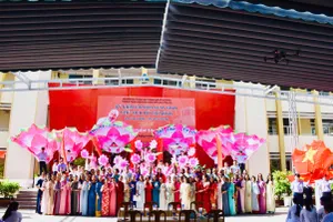 Chương trình kỷ niệm tại Trường THPT Trần Nguyên Hãn diễn ra trong không khí xúc động, tự hào.