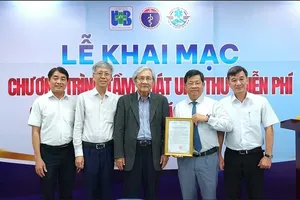 Lễ khai mạc chương trình tầm soát ung thư miễn phí.
