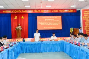 Đoàn khảo sát của Ban Tuyên giáo và Dân vận Thành ủy TPHCM do đồng chí Tạ Quốc Trung, Phó Trưởng Ban, làm trưởng đoàn.