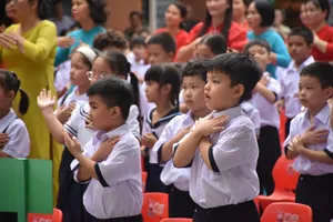 Học sinh lớp 1 Trường Tiểu học Nguyễn Thái Học hào hứng tham gia các hoạt động trong ngày đầu tiên đến trường.