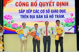 Xã Hồ Tràm công bố quyết định sắp xếp các cơ sở giáo dục trên địa bàn xã.