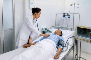 Người bệnh bị sốc phản vệ do ong đốt đã qua cơn nguy kịch.