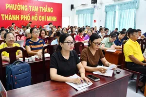 UBND phường Tam Thắng tập huấn nâng cao kỹ năng ứng dụng công nghệ thông tin và chuyển đổi số cho Tổ Công nghệ số cộng đồng.