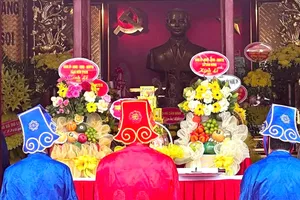 Nghi thức tại lễ giỗ Tổng Bí thư Hà Huy Tập