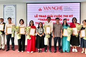 Tạp chí Văn nghệ TPHCM trao giải cuộc thi ký “Thành phố tôi yêu - Thành phố nghĩa tình”
