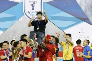 HLV Kim Sang-sik lần thứ hai liên tiếp cùng đội tuyển Việt Nam vô địch ASEAN Cup.