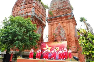 Gia Lai tổ chức “giai điệu tự hào” bên tháp cổ 800 tuổi