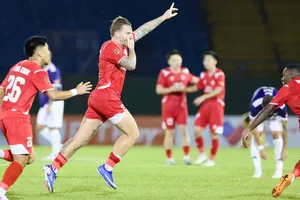 CLB Công an TPHCM khởi đầu mùa bóng thật ấn tượng qua chiến thắng 3-1 trước Hà Nội FC (Ảnh: HOÀNG TRIỀU)