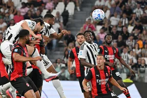 Các cầu thủ Juventus - áo trắng đen, áp đảo AC Milan dù phải nhận kết quả hòa (Ảnh: THX)