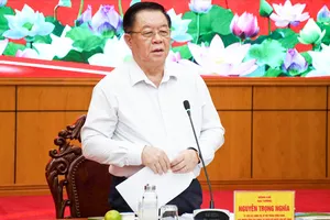 Đại tướng Nguyễn Trọng Nghĩa, Ủy viên Bộ Chính trị, Bí thư Trung ương Đảng, Chủ nhiệm Tổng cục Chính trị Quân đội Nhân dân Việt Nam phát biểu tại buổi làm việc
