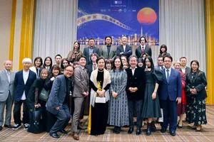 Các đại biểu quốc tế tham dự đêm quảng bá điện ảnh Việt Nam tại Tokyo. Ảnh HÀ TRUNG