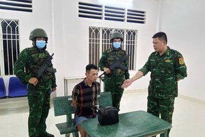 周重富与赃物。