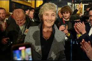 凯瑟琳·康诺利女士。