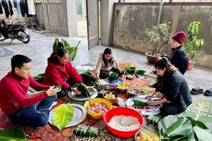 对越南人而言，一起包粽子向来是大家最期待的日子。