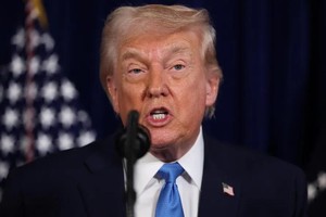 特朗普称伊朗最高领袖哈梅内伊“已死” 。