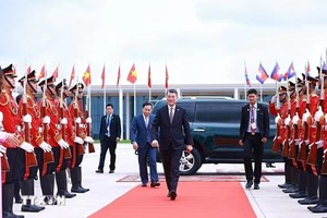 越南政府总理黎明兴及越南高级代表团离开首都金边，圆满结束对柬埔寨王国进行的正式访问。图自越通社