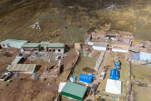 巴青县玛如乡扎若改村在地震中受损的民房。图：新华社