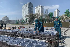 Các giàn pháo hoa đã sẵn sàng tại Công viên Bãi Sau (phường Vũng Tàu, TPHCM) để chuẩn bị cho đêm giao thừa. Ảnh: QUANG VŨ