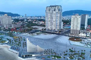 Hoàn thành quảng trường Tam Thắng với sức chứa khoảng 80.000 người