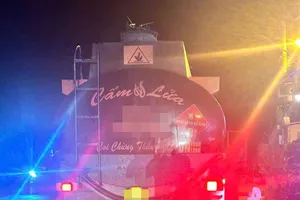 Podcast bản tin trưa 4-8: Xe bồn chở dầu rò rỉ, kéo vệt dầu hơn 1km trên Quốc lộ 1; Siết chặt sầu riêng xuất khẩu, chấm dứt tình trạng “đi nhờ mã số”