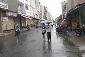 "Cơn mưa vàng" giải nhiệt cho TPHCM