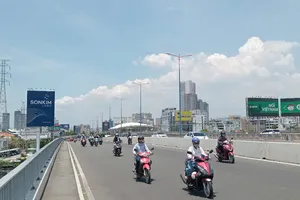 Tháng 4, nắng nóng gay gắt diễn ra trên diện rộng