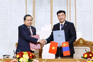 越南国会与蒙古国议会签署合作谅解备忘录。图自越通社