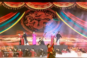 2026年升龙—河内文化节开幕式上的文艺表演。图：越通社