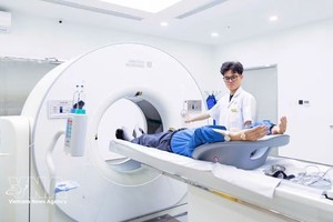 配备人工智能技术的UCT 960扫描系统。图自越通社