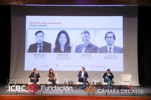 “与亚洲的交往：传统与新兴市场”研讨会现场。图自越通社