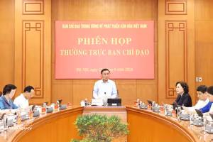 越南党中央书记处常务书记陈锦秀主持中央文化发展指导委员会常务会议。图自越通社