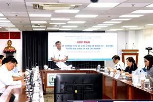 胡志明市多条街道严重受淹、水退缓慢的原因