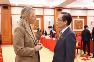 越南外交部部长黎怀忠会见冰岛外长贡纳尔斯多蒂尔。图自外交部