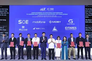 各单位在“2026年开放创新日”公布达成推动新一代工业生态系统发展的战略合作。图：雄潮