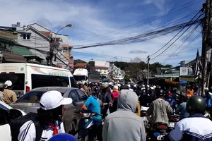 Kẹt xe kéo dài 30 phút tại Đà Lạt