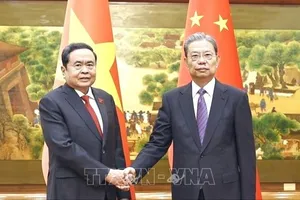 Chủ tịch Quốc hội Trần Thanh Mẫn và Ủy viên trưởng Nhân đại toàn quốc Trung Quốc Triệu Lạc Tế. Ảnh: TTXVN