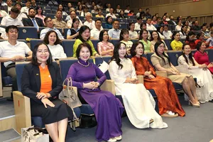 Bí thư Thành ủy Hải Phòng Lê Ngọc Châu phát biểu tại hội nghị