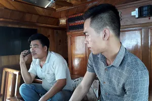 Gặp 10 thuyền viên lênh đênh trên biển một tuần giữa bão Dokasuri