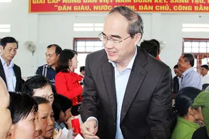 Đồng chí Nguyễn Thiện Nhân thăm, chúc Tết tỉnh Bình Định