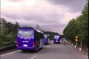 Xác minh, xử lý đoàn xe chở công nhân cản đường xe chữa cháy