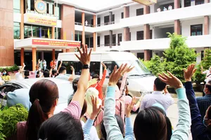 Bình Định, Phú Thọ chi viện hàng chục y, bác sĩ hỗ trợ Quảng Nam phòng chống dịch Covid-19